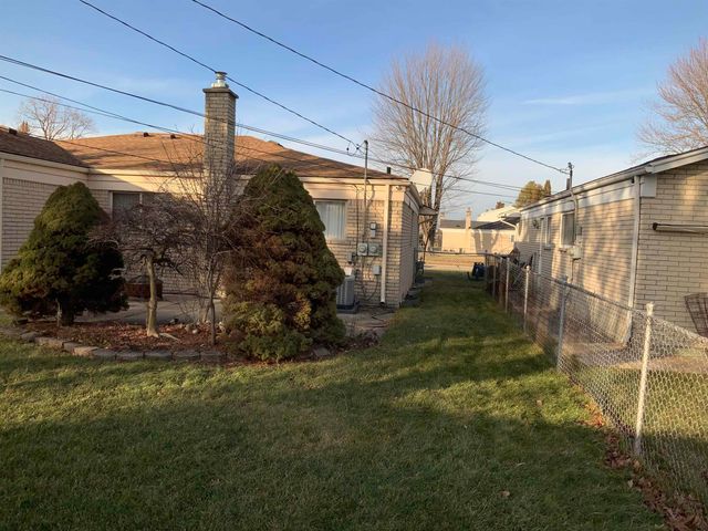 5036 Rockdale Court, Sterling Heights, MI 48310