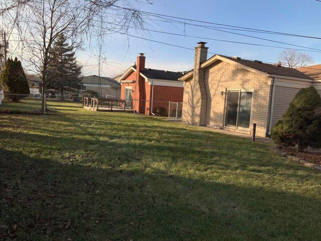 5036 Rockdale Court, Sterling Heights, MI 48310