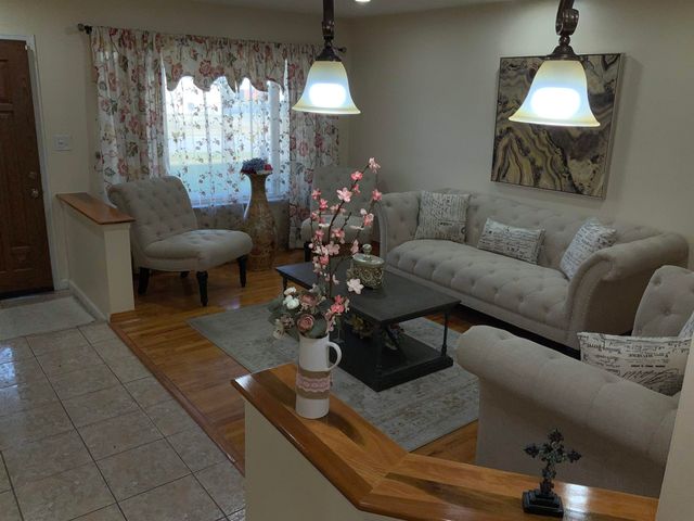 5036 Rockdale Court, Sterling Heights, MI 48310