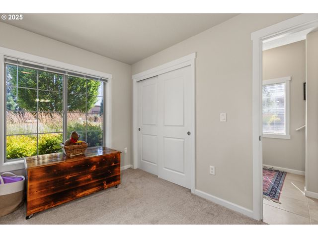 7952 Ne HEISER St, Hillsboro, OR 97006