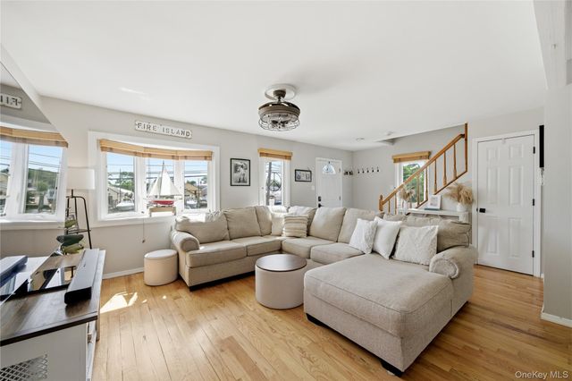 107 E Shore Road, Lindenhurst, NY 11757