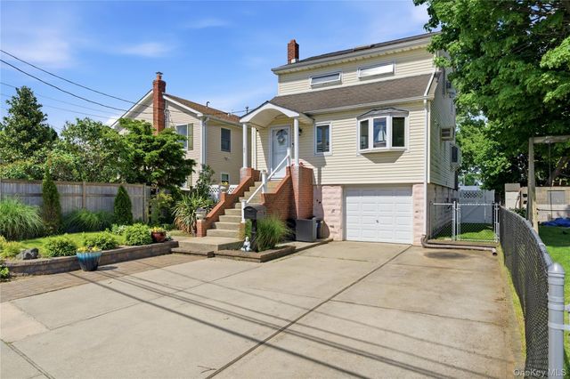 107 E Shore Road, Lindenhurst, NY 11757