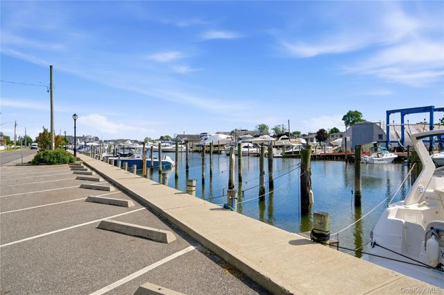 107 E Shore Road, Lindenhurst, NY 11757