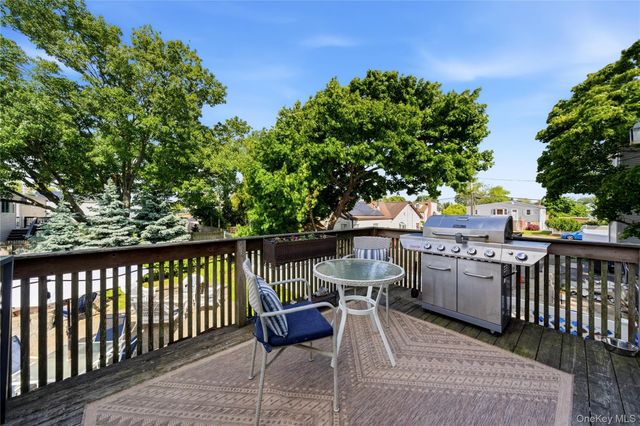 107 E Shore Road, Lindenhurst, NY 11757