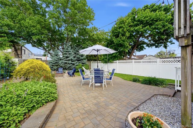 107 E Shore Road, Lindenhurst, NY 11757