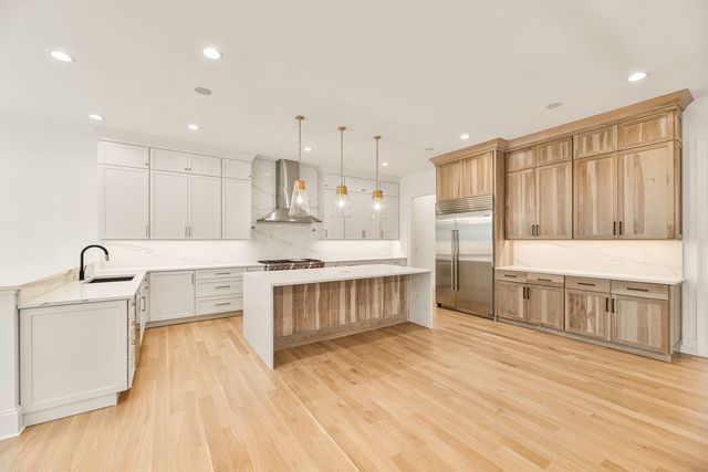855 Fox Trail Court, Lake Forest, IL 60045