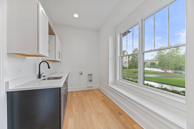 855 Fox Trail Court, Lake Forest, IL 60045
