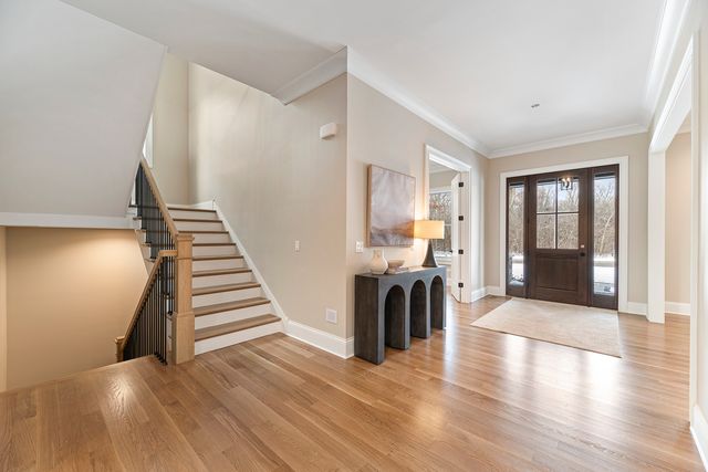 855 Fox Trail Court, Lake Forest, IL 60045