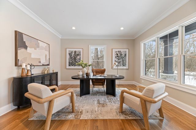 855 Fox Trail Court, Lake Forest, IL 60045