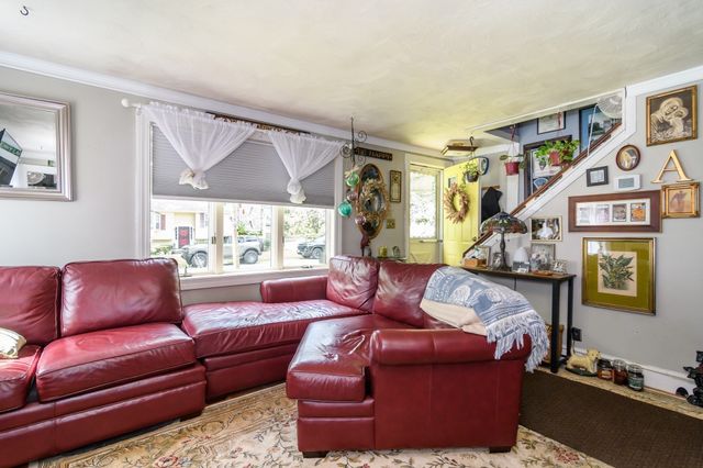 12 New Hampshire Ave, Natick, MA 01760