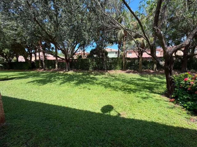6892 Mill Brook Place, Lake Worth, FL 33463