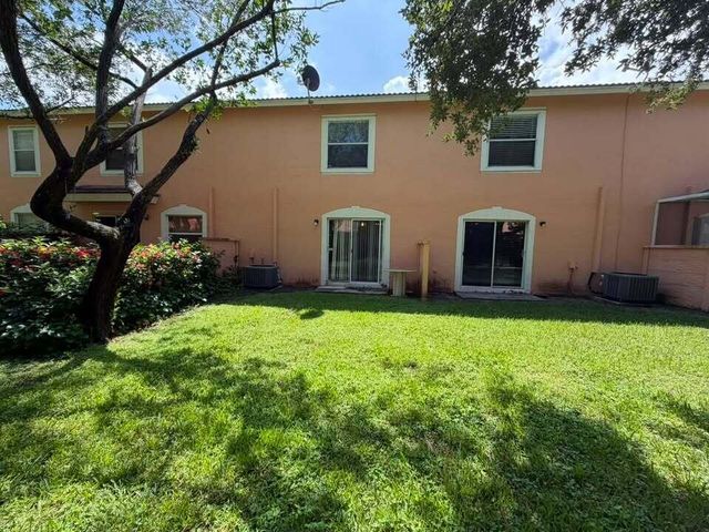 6892 Mill Brook Place, Lake Worth, FL 33463