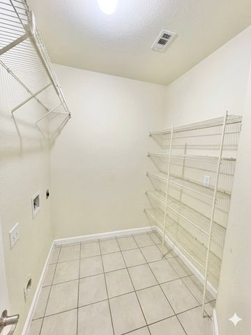 625 Hutchins Drive, Crowley, TX 76036