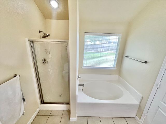 625 Hutchins Drive, Crowley, TX 76036