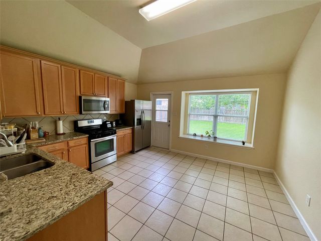 625 Hutchins Drive, Crowley, TX 76036