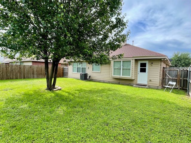 625 Hutchins Drive, Crowley, TX 76036