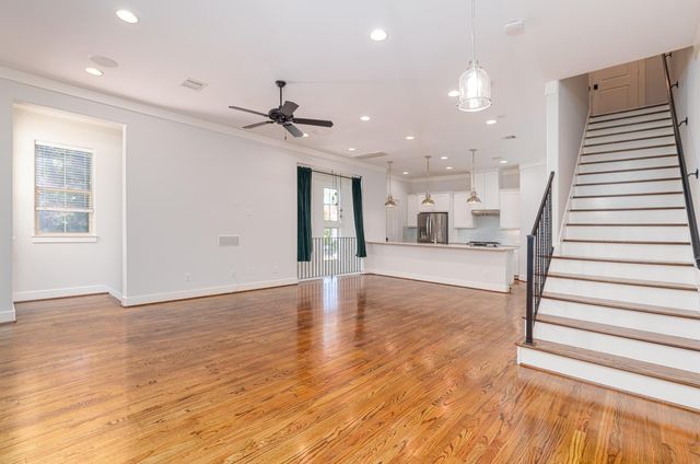 225 Knox Street, Houston, TX 77007