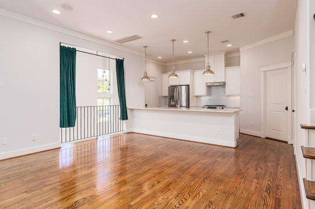 225 Knox Street, Houston, TX 77007