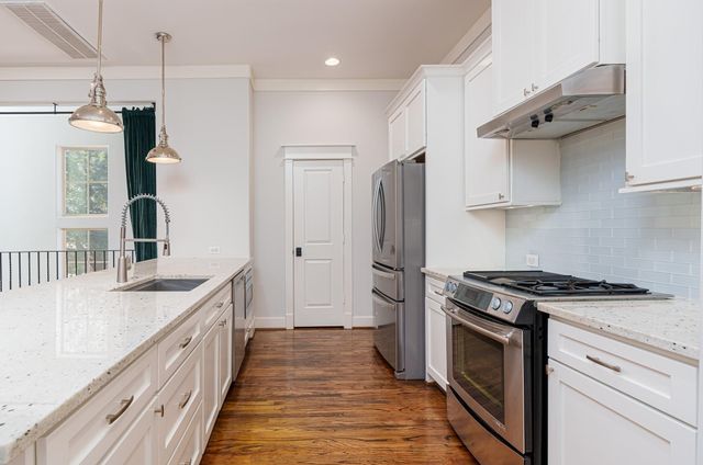 225 Knox Street, Houston, TX 77007