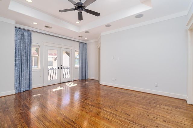 225 Knox Street, Houston, TX 77007