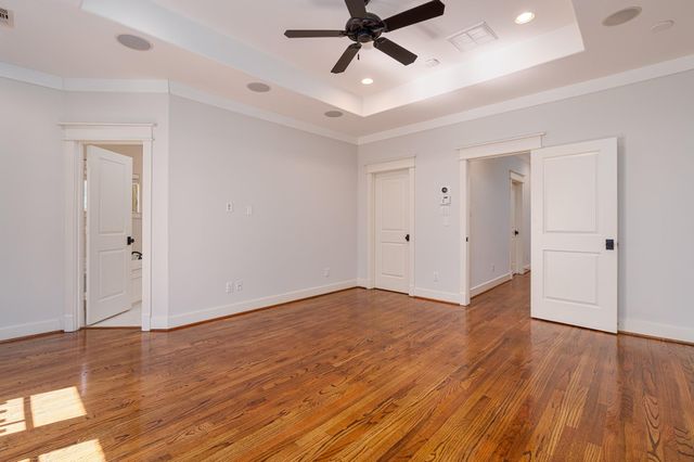225 Knox Street, Houston, TX 77007