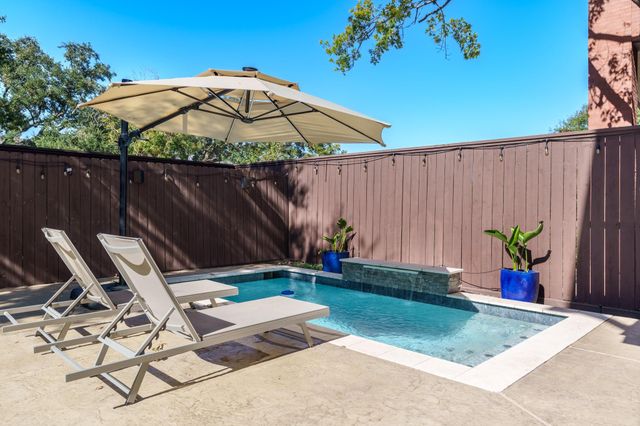 225 Knox Street, Houston, TX 77007