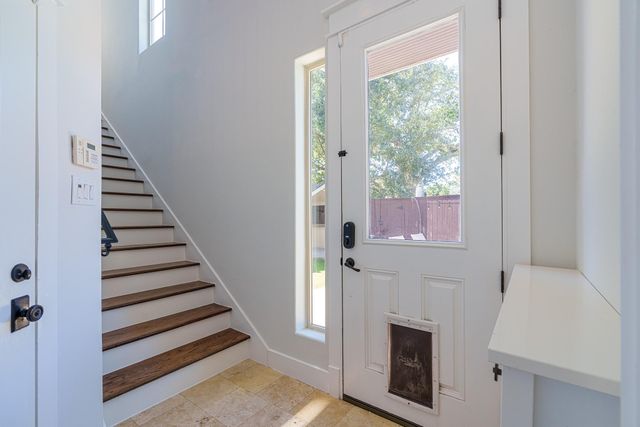 225 Knox Street, Houston, TX 77007