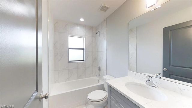 1315 NE 8th PL, Cape Coral, FL 33909