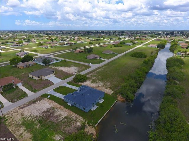 1315 NE 8th PL, Cape Coral, FL 33909