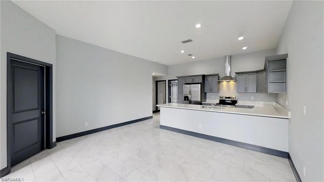 1315 NE 8th PL, Cape Coral, FL 33909