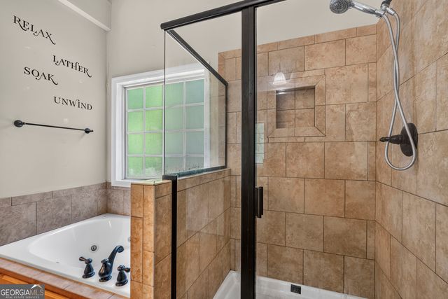 6979 Neville Drive, Ooltewah, TN 37363