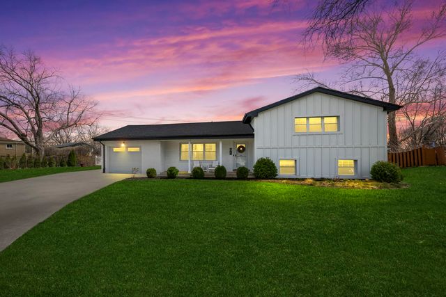 671 Hazel Court, Roselle, IL 60172