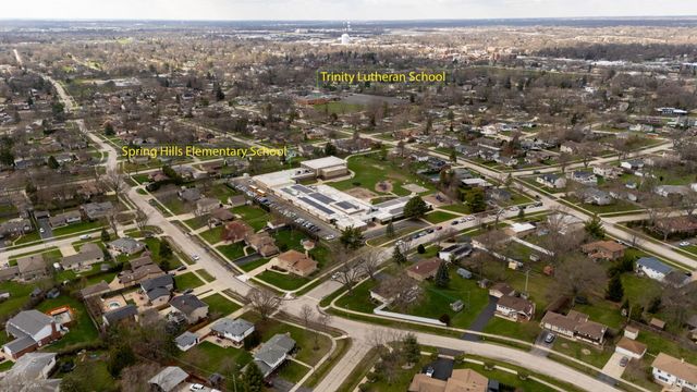671 Hazel Court, Roselle, IL 60172