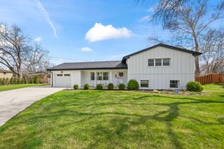 671 Hazel Court, Roselle, IL 60172