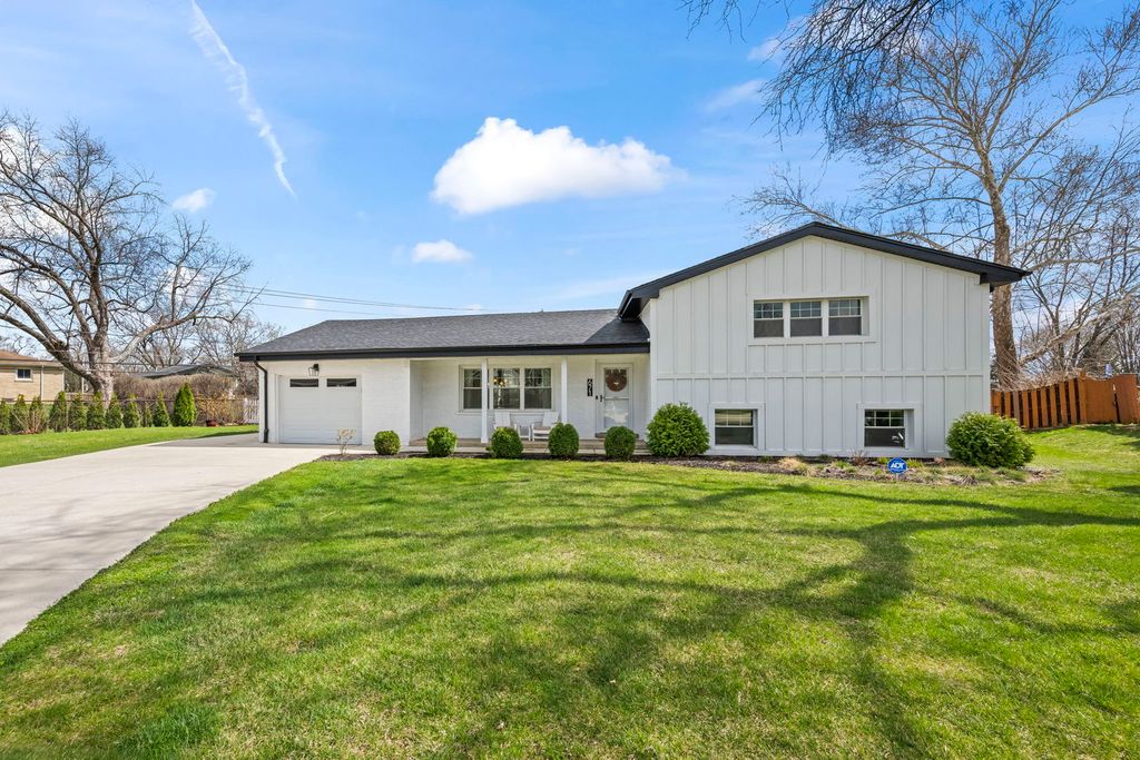 671 Hazel Court, Roselle, IL 60172