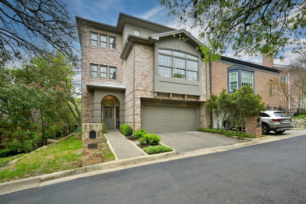 2712 Hillview Green LN, Austin, TX 78703
