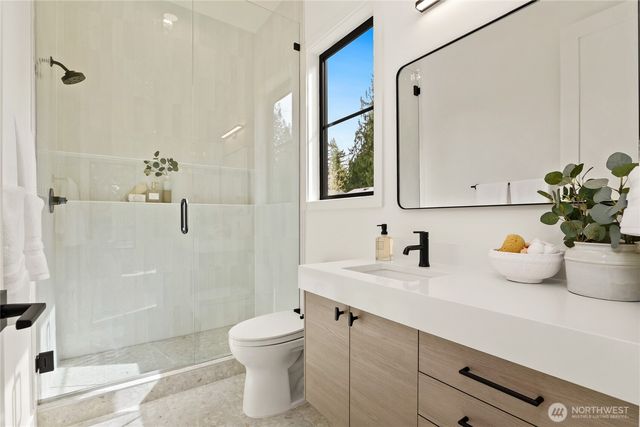 11428 108th Avenue NE, Kirkland, WA 98033