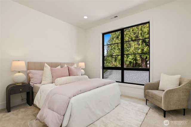 11428 108th Avenue NE, Kirkland, WA 98033