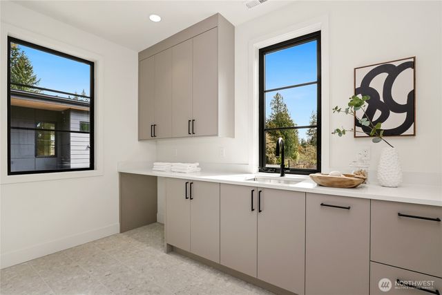 11428 108th Avenue NE, Kirkland, WA 98033