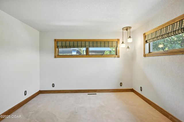 19032 E Highway 86, Neosho, MO 64850