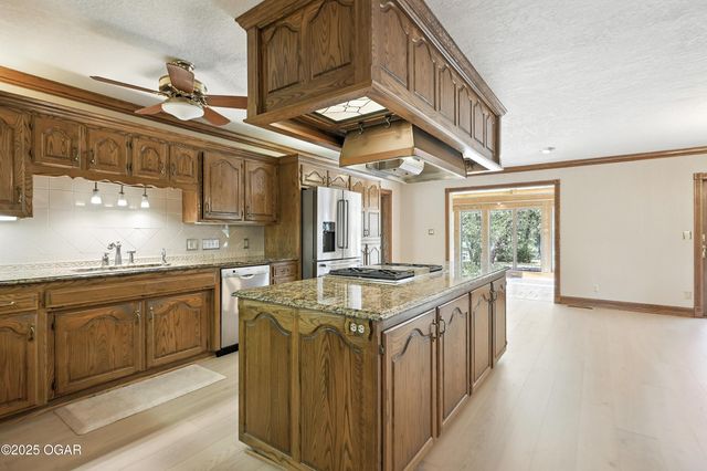 19032 E Highway 86, Neosho, MO 64850