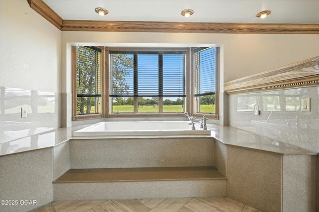 19032 E Highway 86, Neosho, MO 64850