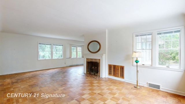 1702 Overhill Drive, Flint, MI 48503