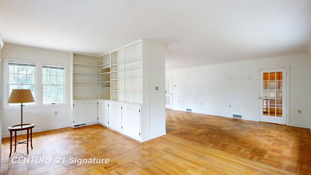 1702 Overhill Drive, Flint, MI 48503