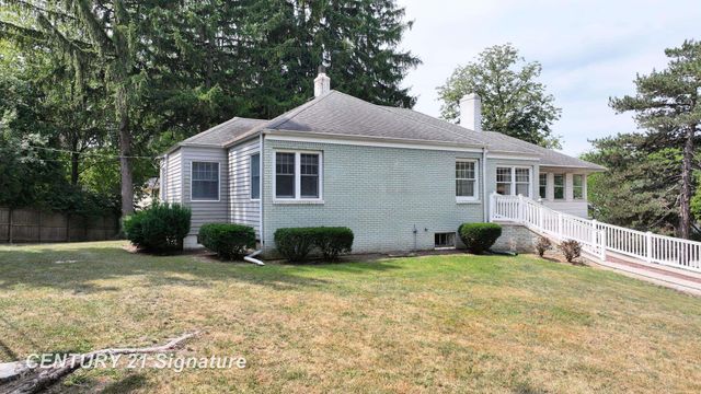 1702 Overhill Drive, Flint, MI 48503