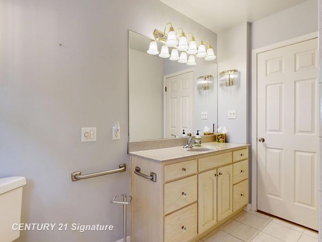1702 Overhill Drive, Flint, MI 48503
