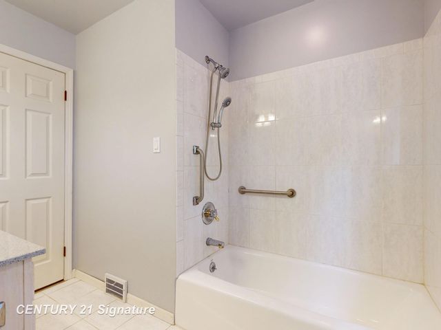 1702 Overhill Drive, Flint, MI 48503