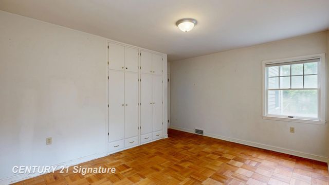1702 Overhill Drive, Flint, MI 48503
