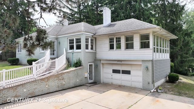 1702 Overhill Drive, Flint, MI 48503