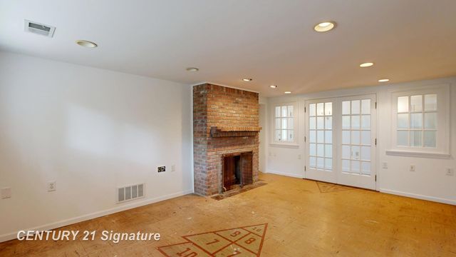 1702 Overhill Drive, Flint, MI 48503